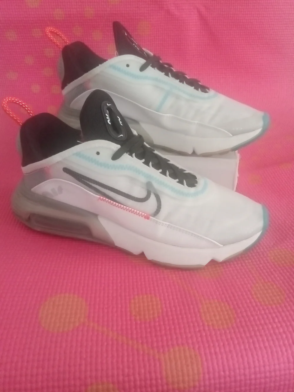 Women's Nike Air Max 2090 Pure Platinum Sneakers Sz 8 CT7698-100